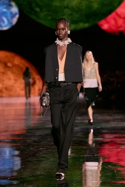 Look 8